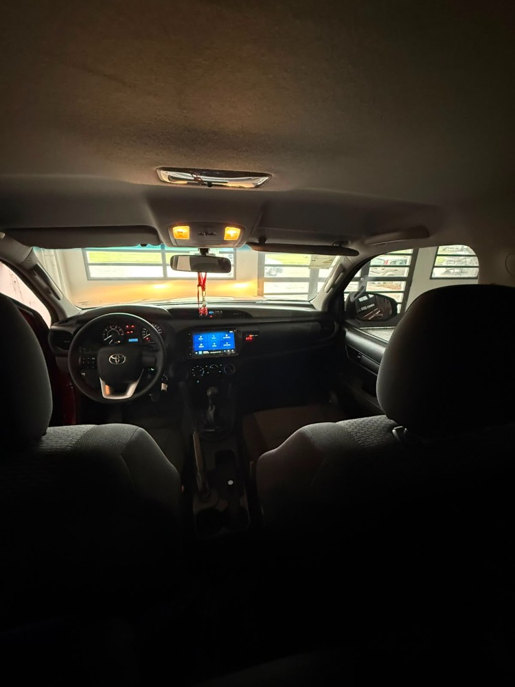 Toyota HILUX PICK - UP C/c 2,4 Diesel 4X2 Dx 6MT Har 2025 — foto 3